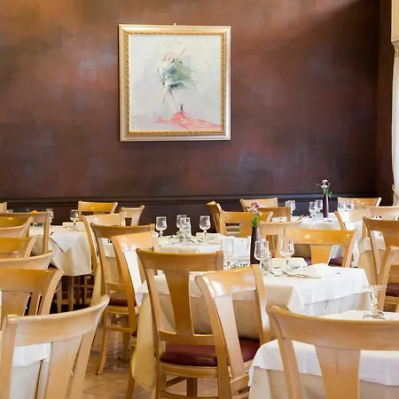 ホテル ミーティング 3*